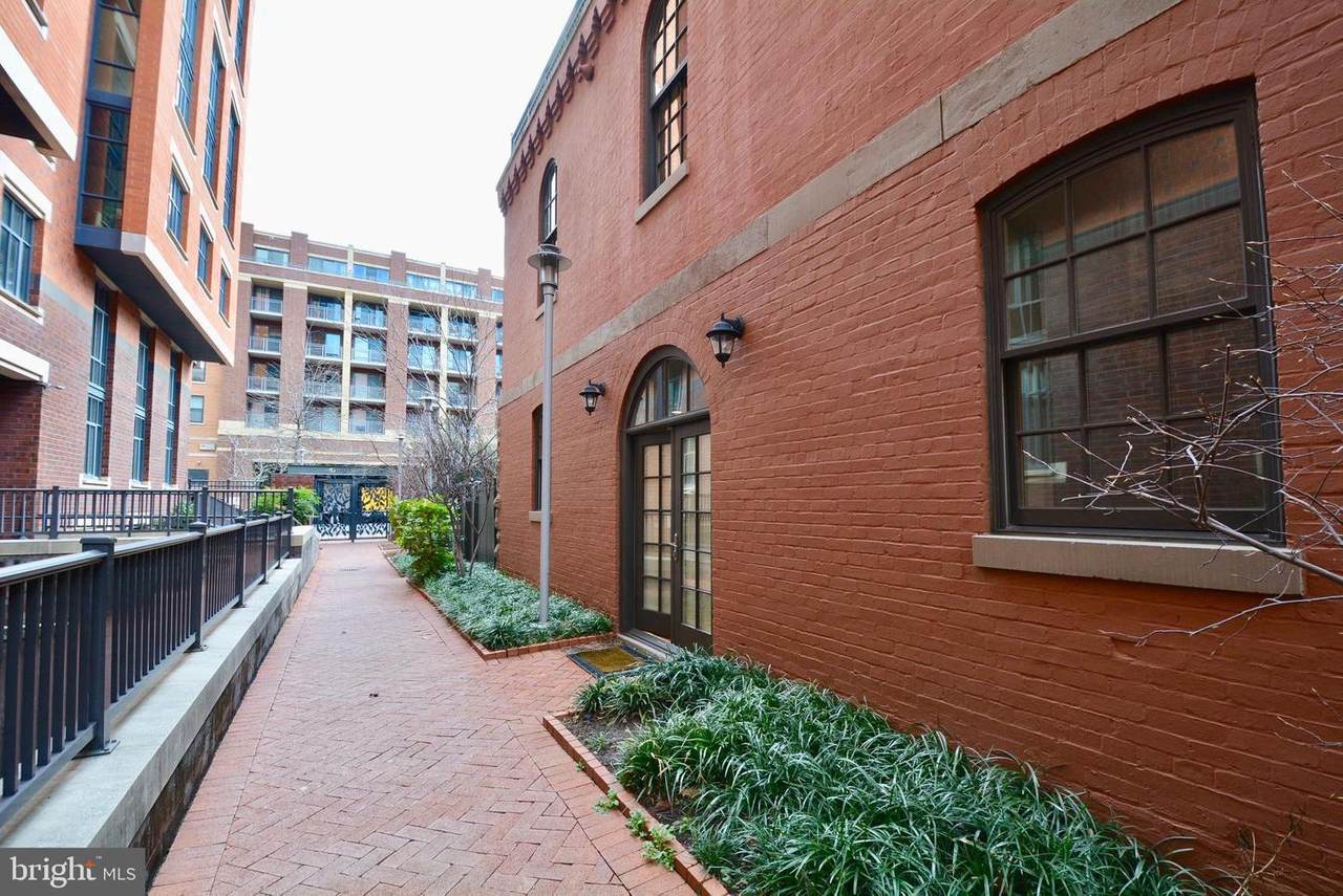 215 I Street - Photo 1