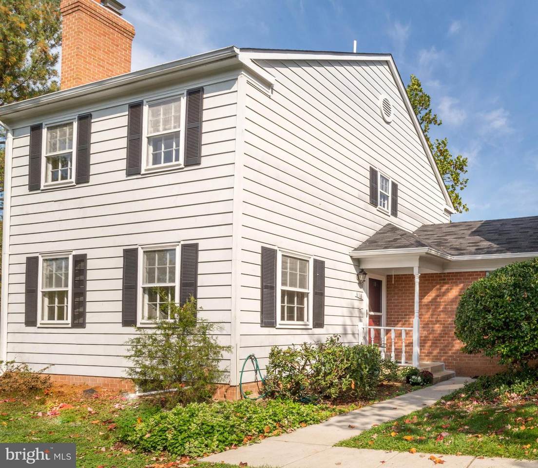 818 Sycamore Court - Photo 1