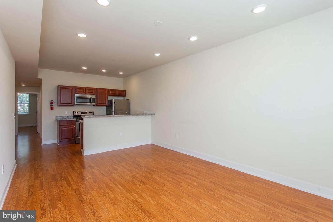 1405 Sydenham Street - Photo 1