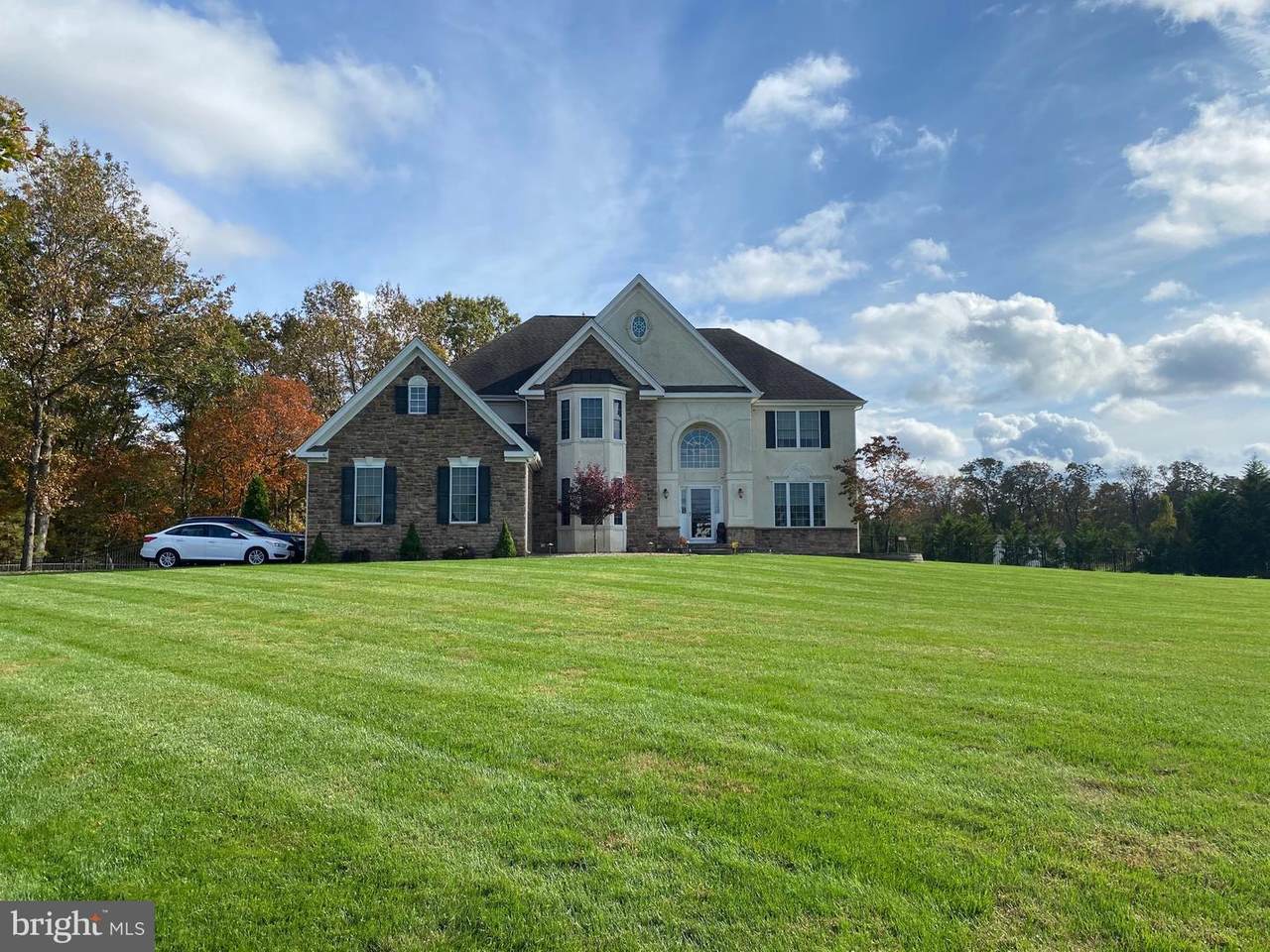 52 Oxford Circle - Photo 1