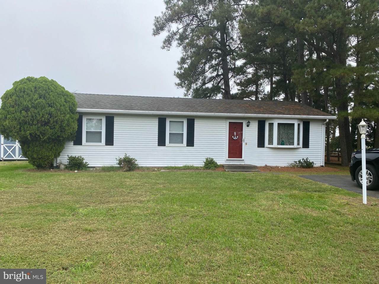 4897 Black Walnut Point Road - Photo 1