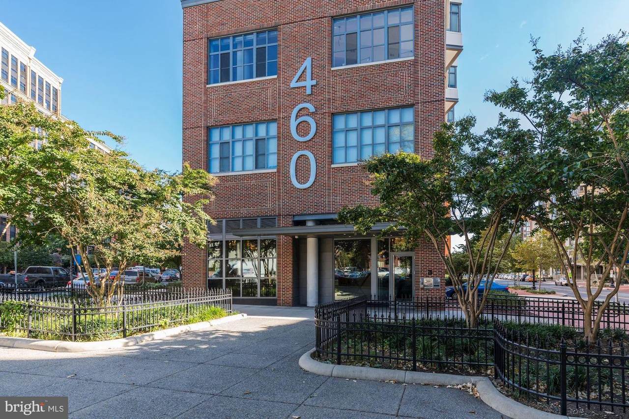 460 New York Avenue - Photo 1