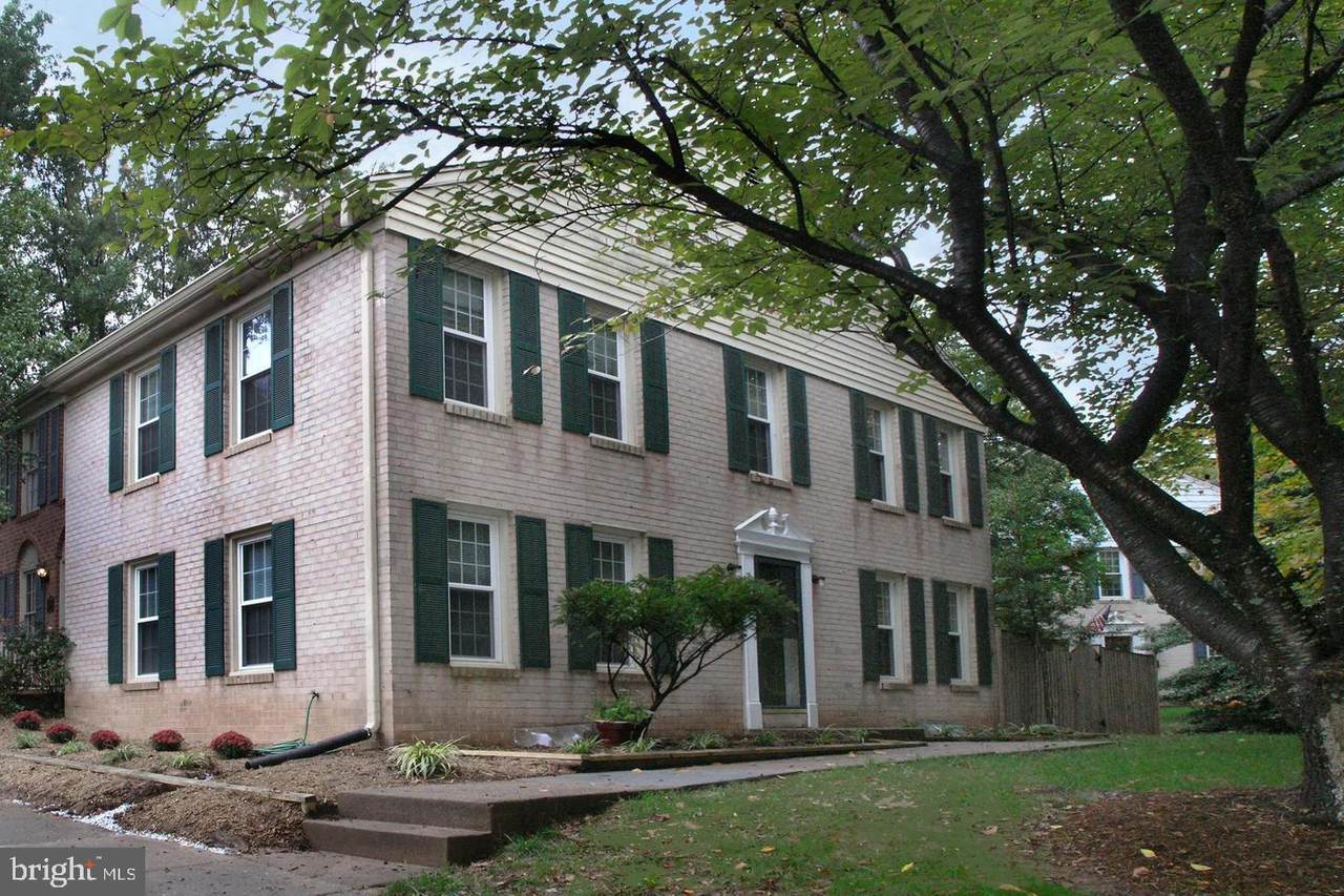 2400 Ansdel Court - Photo 1