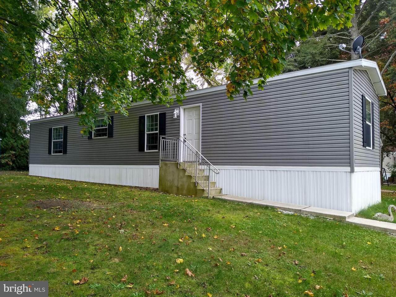 31 Maple Avenue - Photo 1