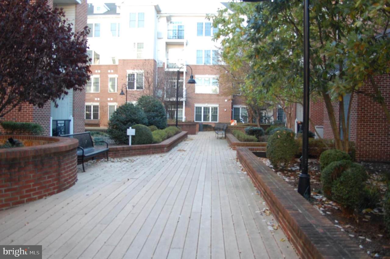200 Elm Street - Photo 1