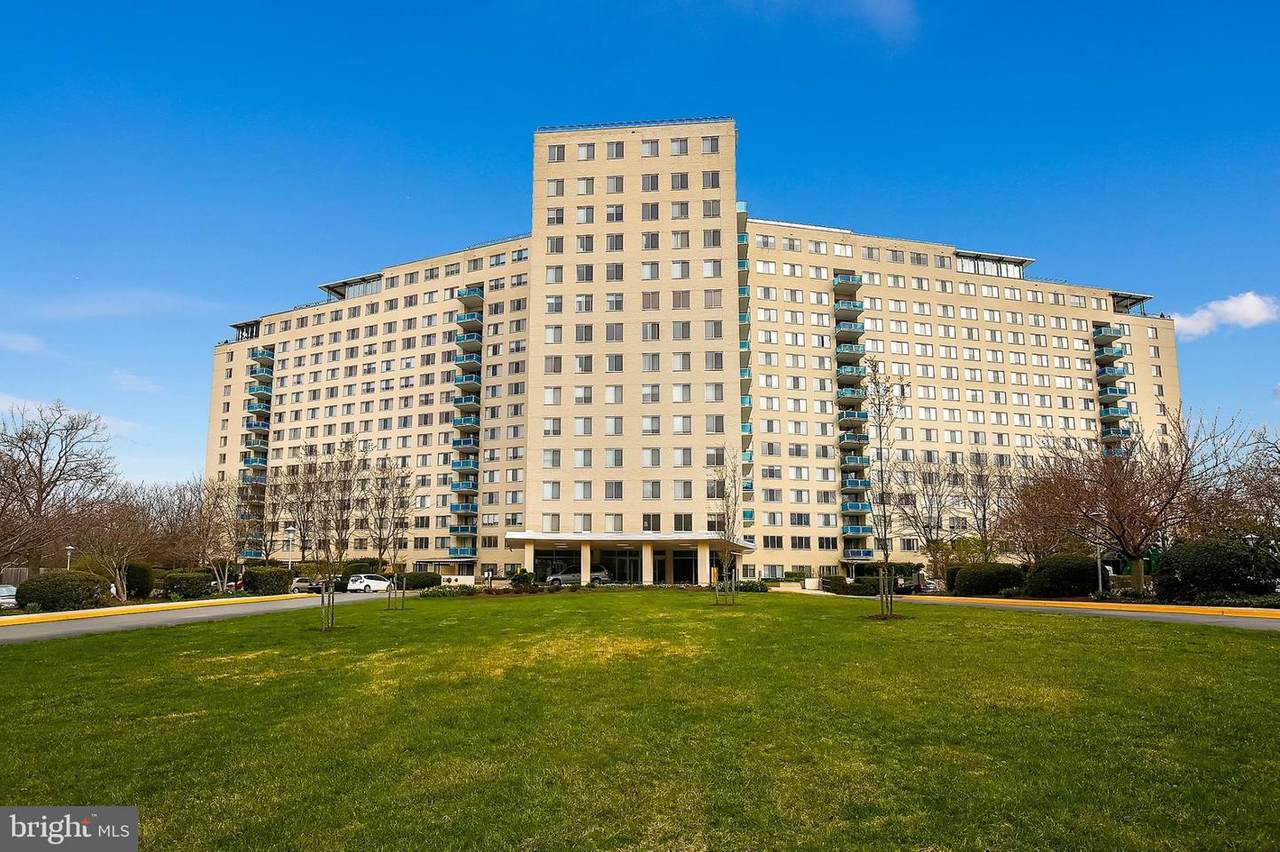 10401 Grosvenor Place - Photo 1