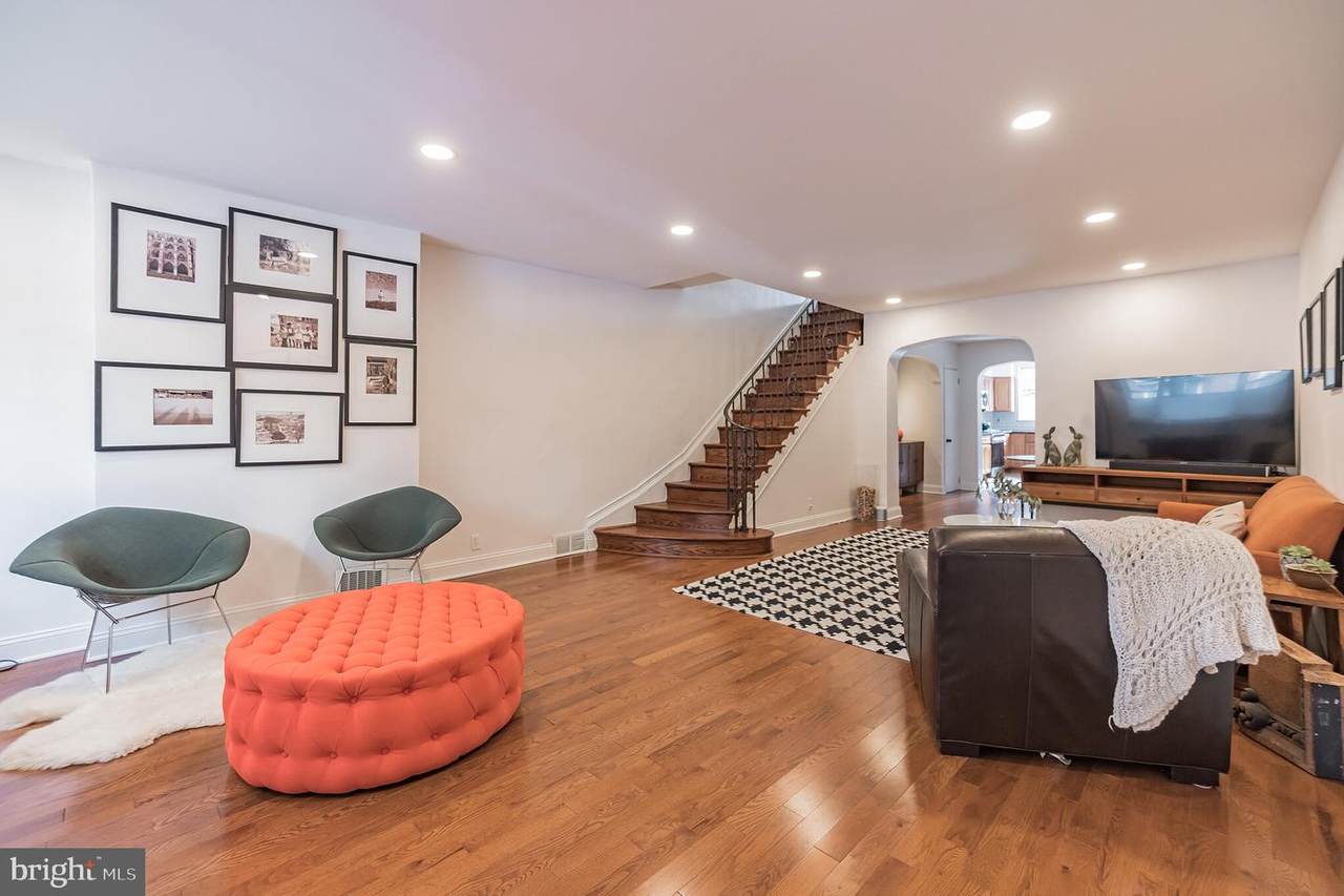 924 Moore Street - Photo 1