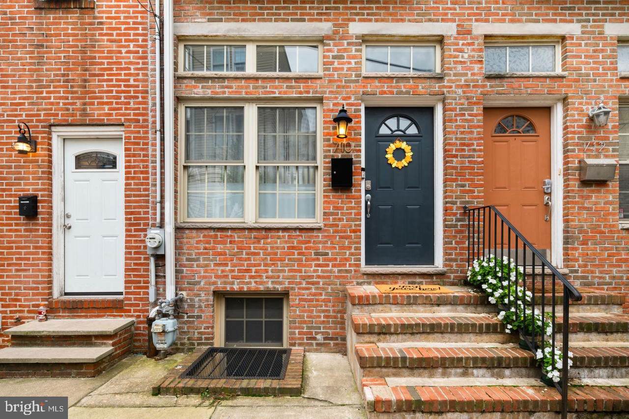 710 Medina Street - Photo 1