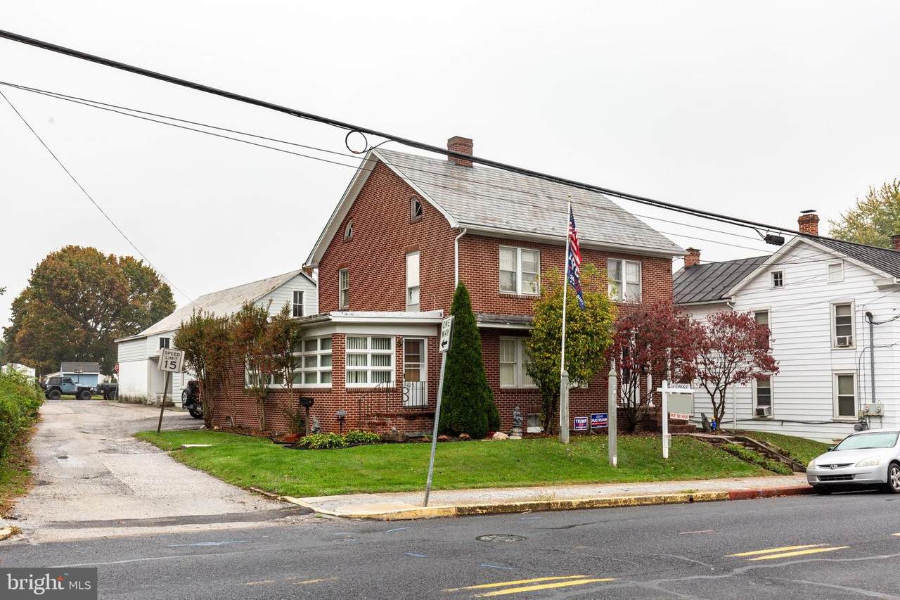 402 Queen Street - Photo 1