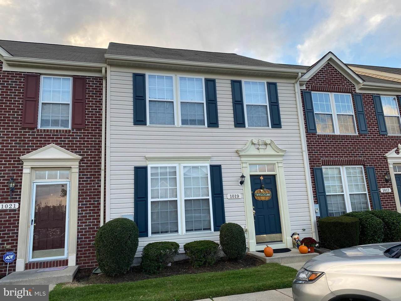 1019 Meadow View Drive - Photo 1