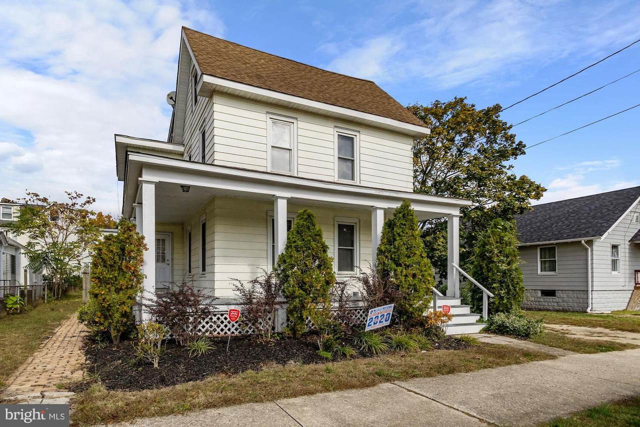 706 Vine Street - Photo 1