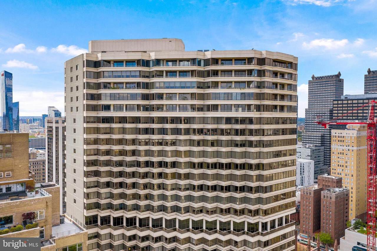 202-10 Rittenhouse Square - Photo 1