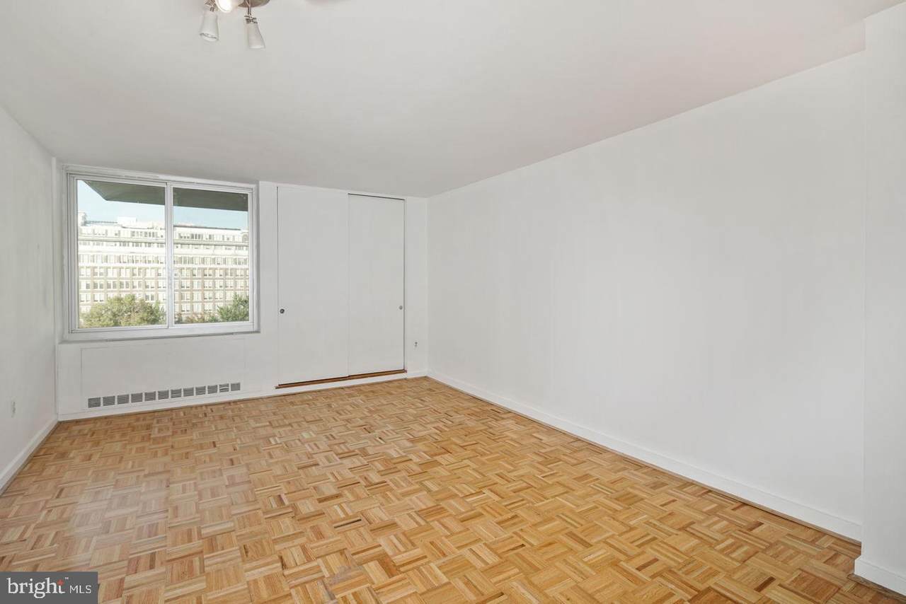 604-36 Washington Square - Photo 1