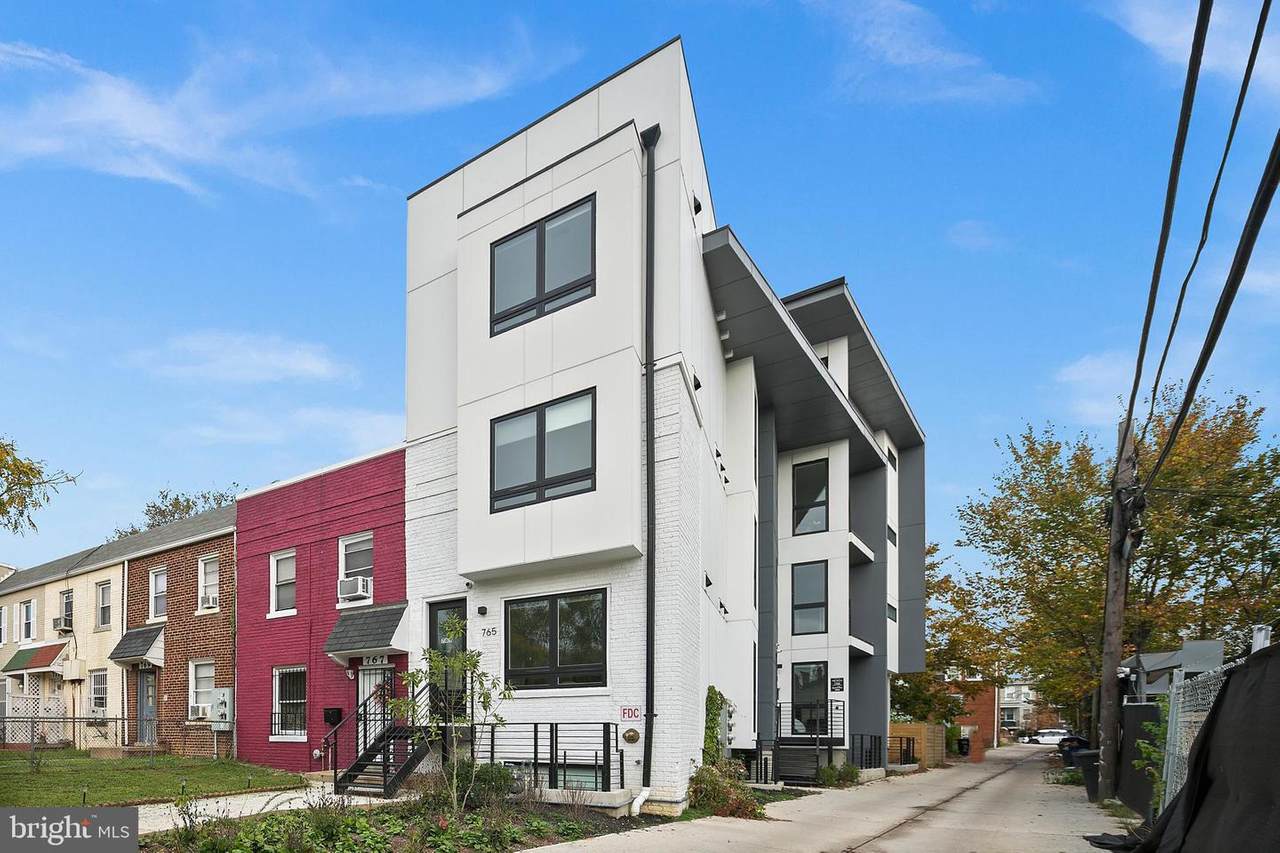 765 18TH Street - Photo 1