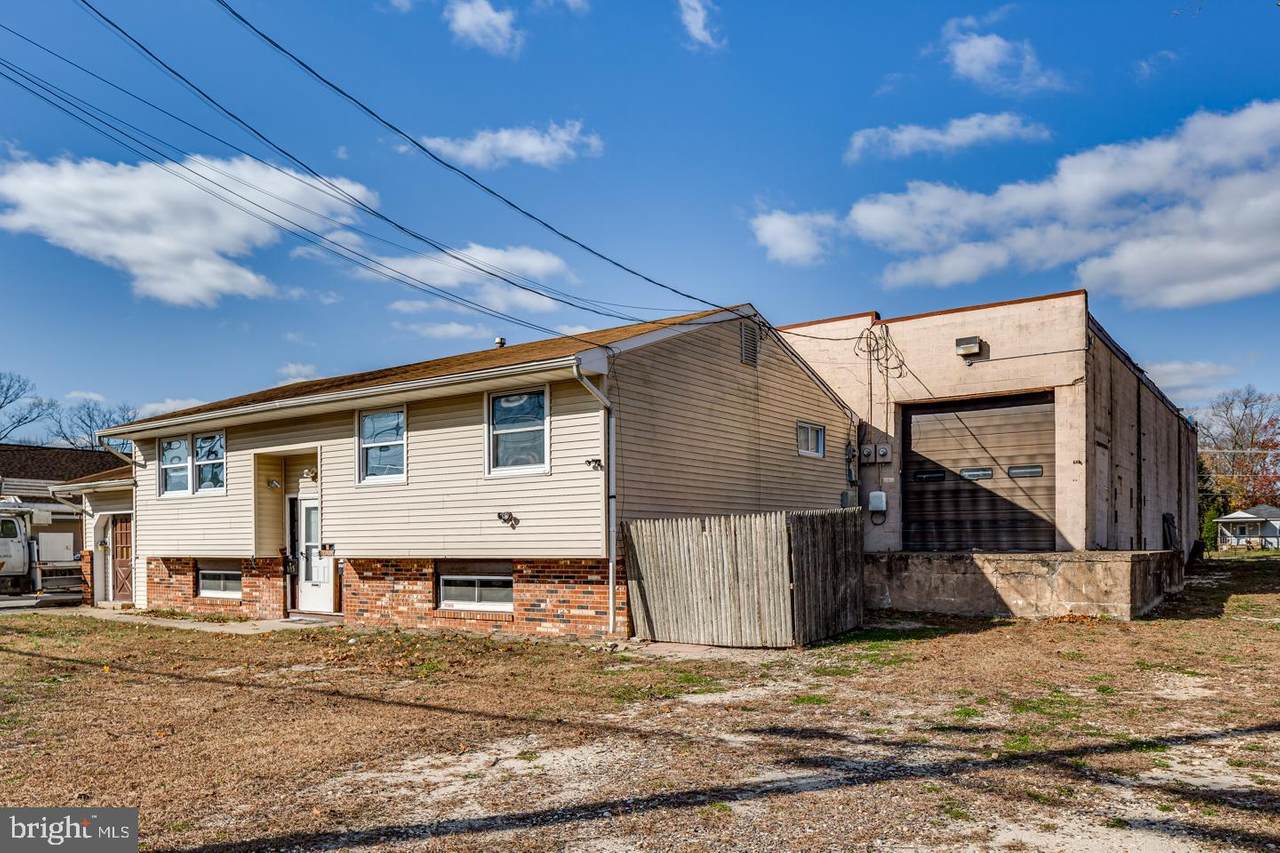 112 Taunton Avenue - Photo 1