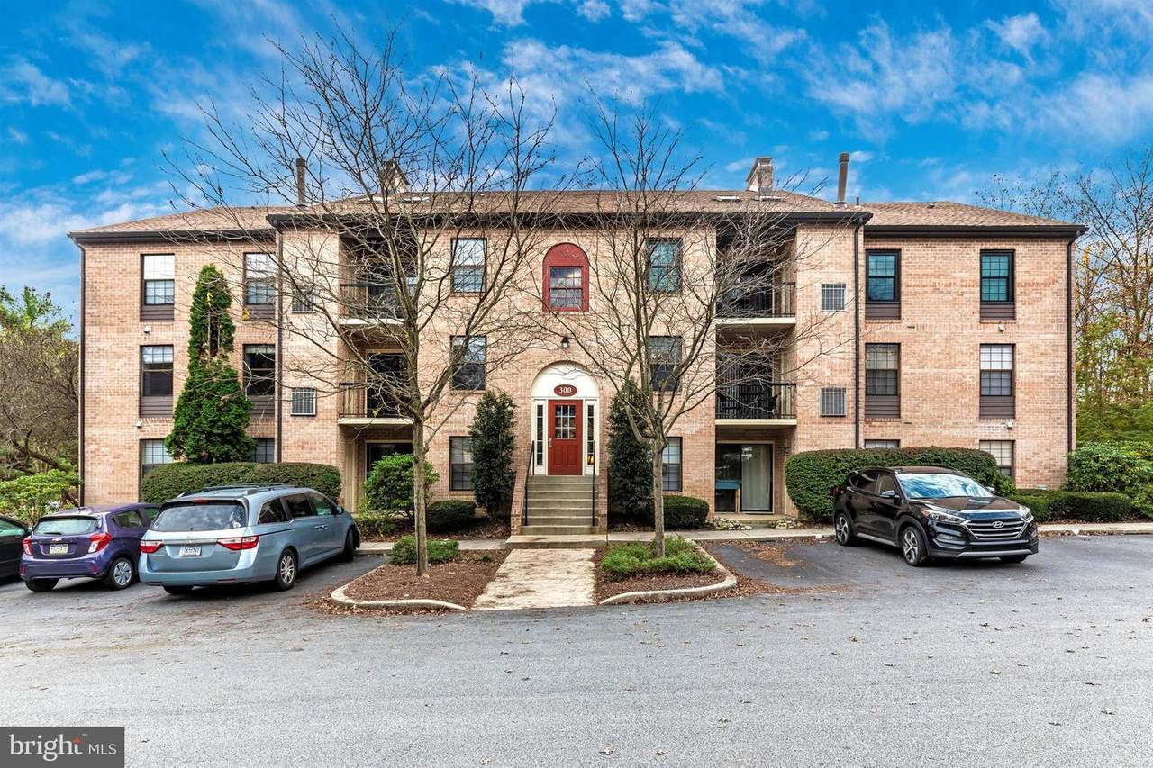 321 Washington Place - Photo 1