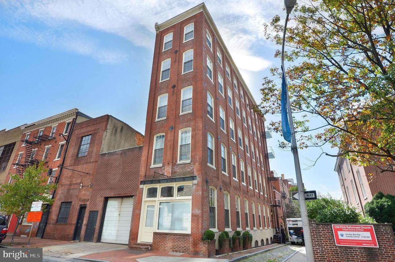 320 Race Street - Photo 1