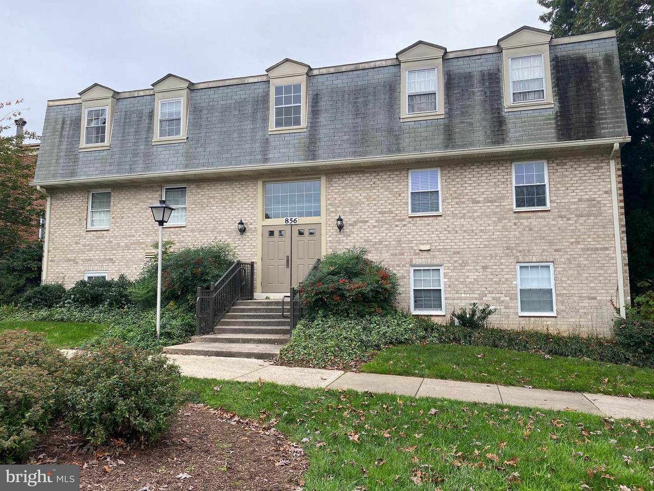 856 College Parkway - Photo 1