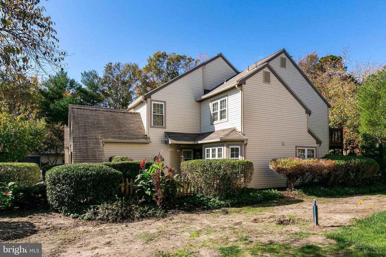 115 Woodlake Drive - Photo 1