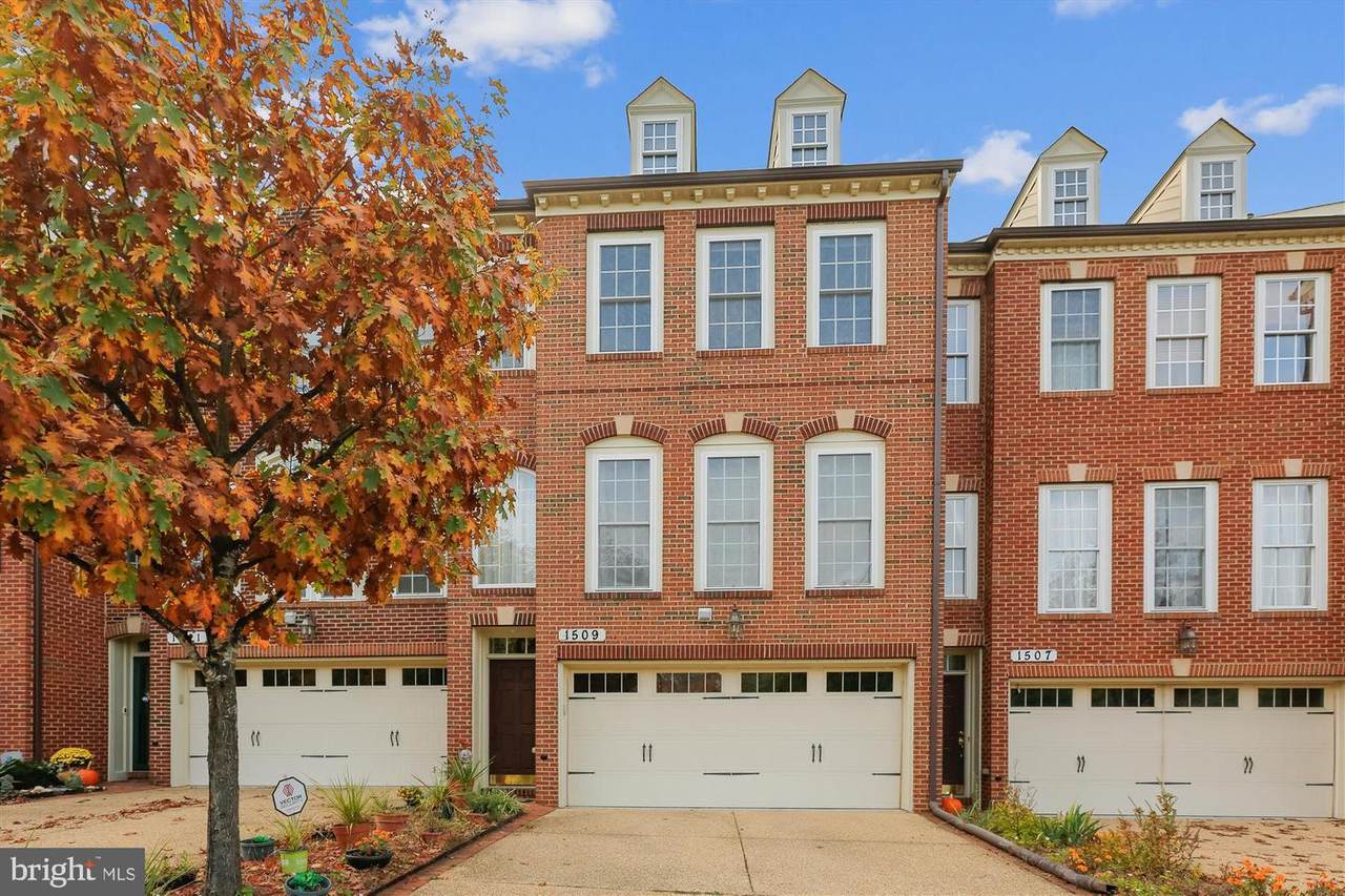 1509 Hadden Manor Court - Photo 1