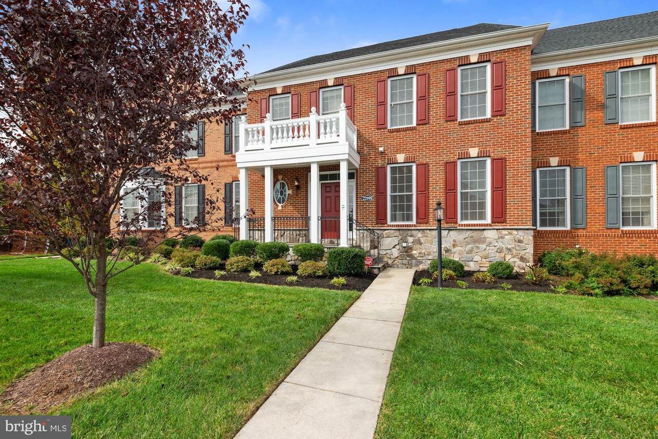 22999 Chertsey Street - Photo 1