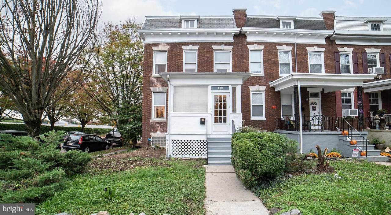 833 33RD Street - Photo 1