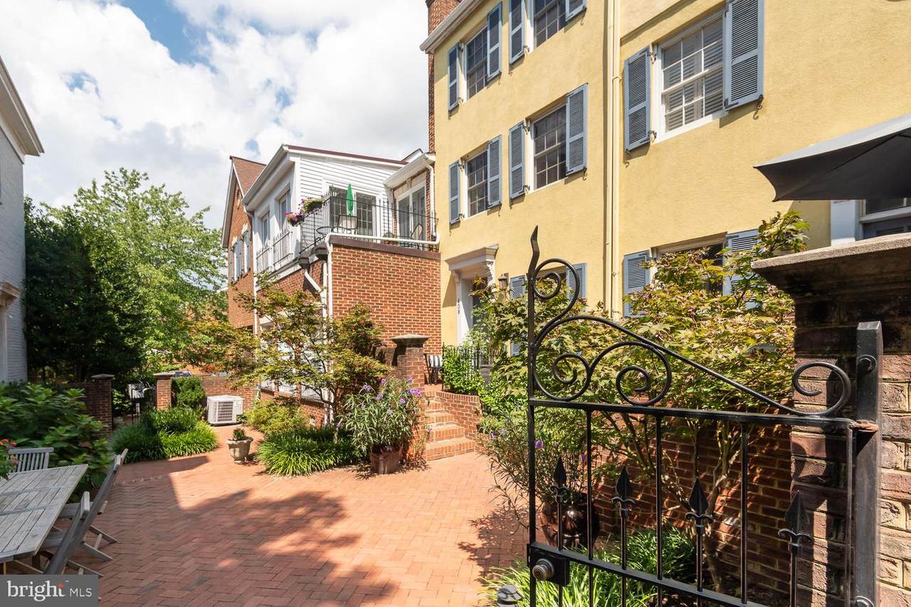 409 Columbus Street - Photo 1