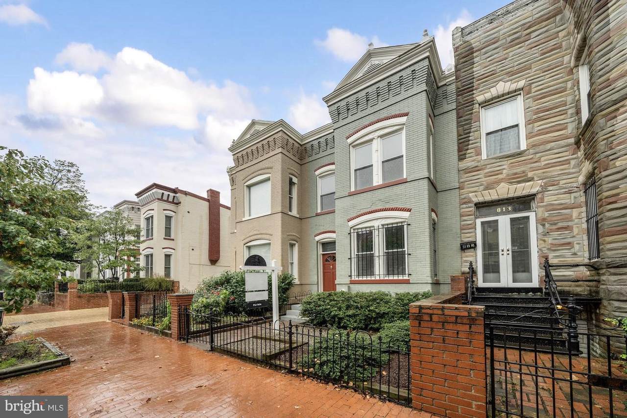815 11TH Street - Photo 1
