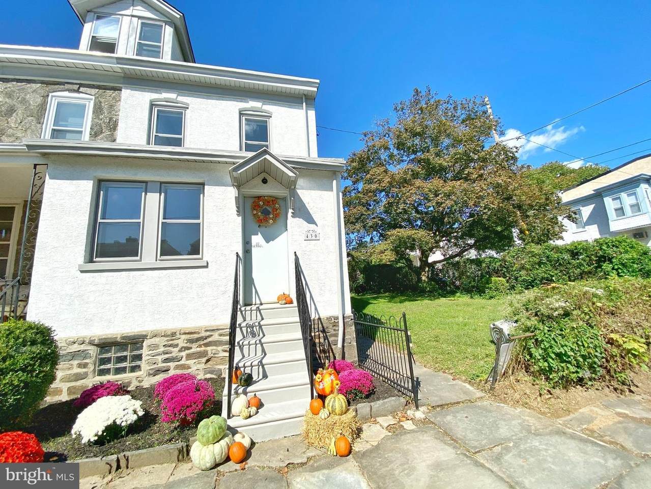 430 Roxborough Avenue - Photo 1
