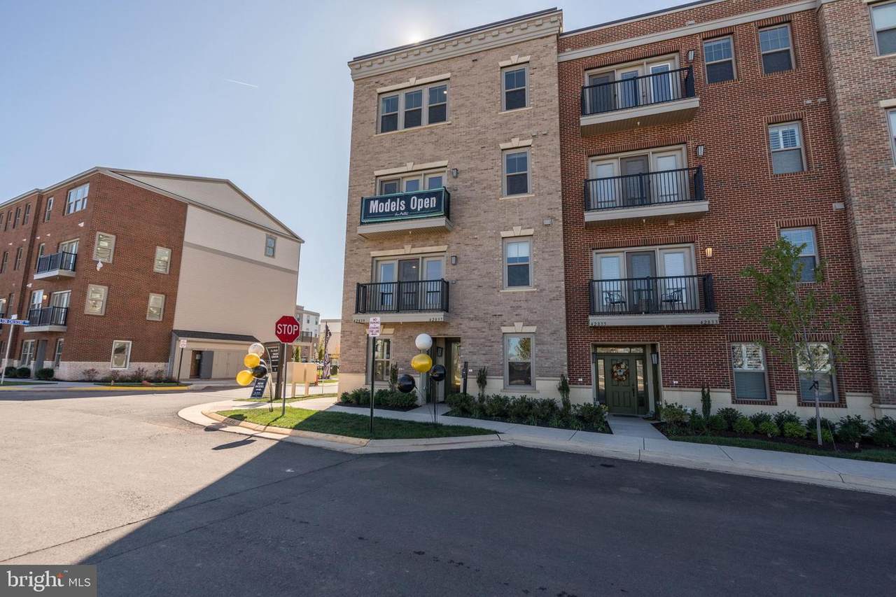 23610 Havelock Walk Terrace - Photo 1