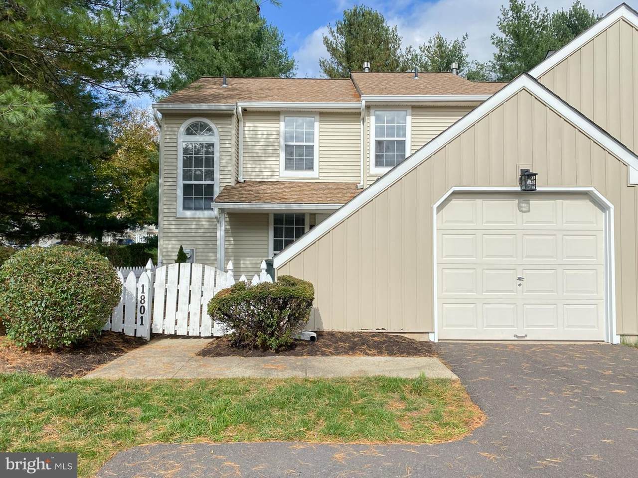 1801 Morris Circle - Photo 1