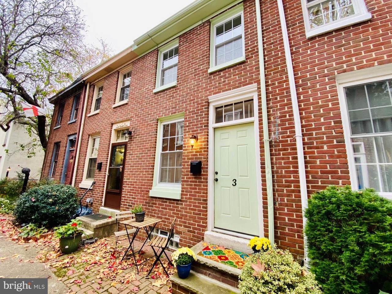 334 Queen Street - Photo 1