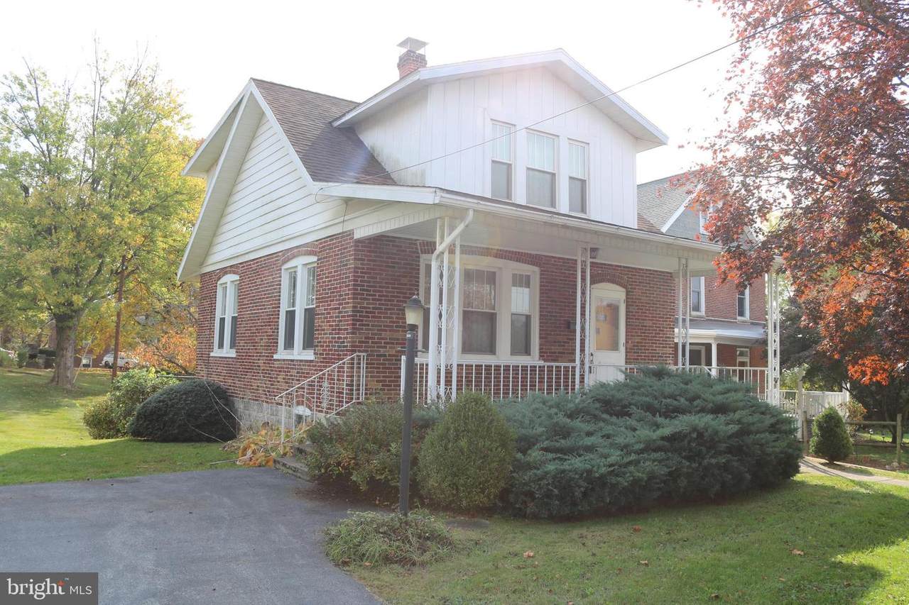 611 Park Street - Photo 1
