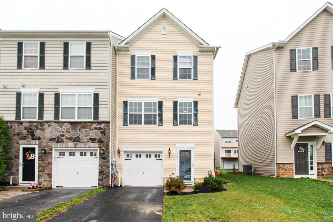 709 Blossom Drive - Photo 1