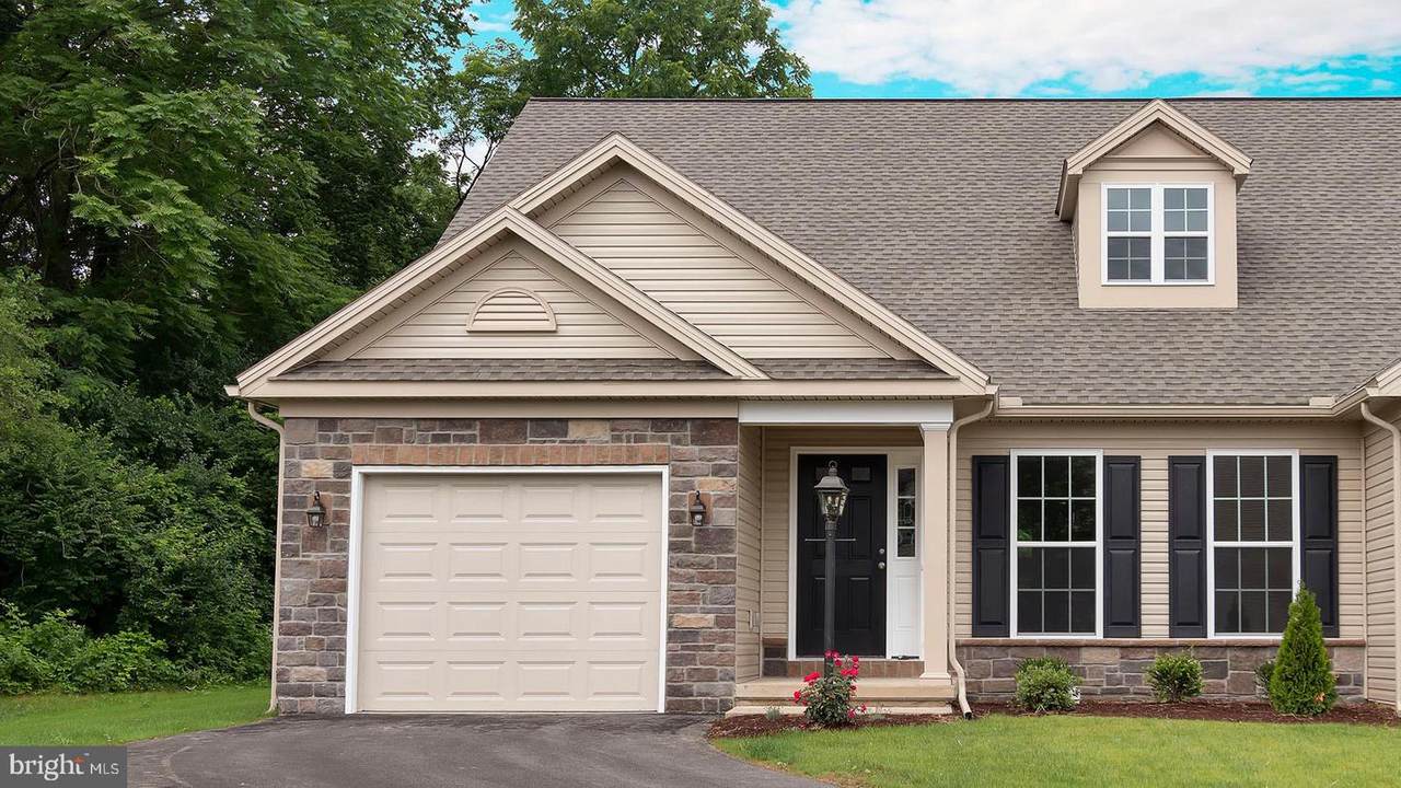 208 Thorncrest Drive - Photo 1