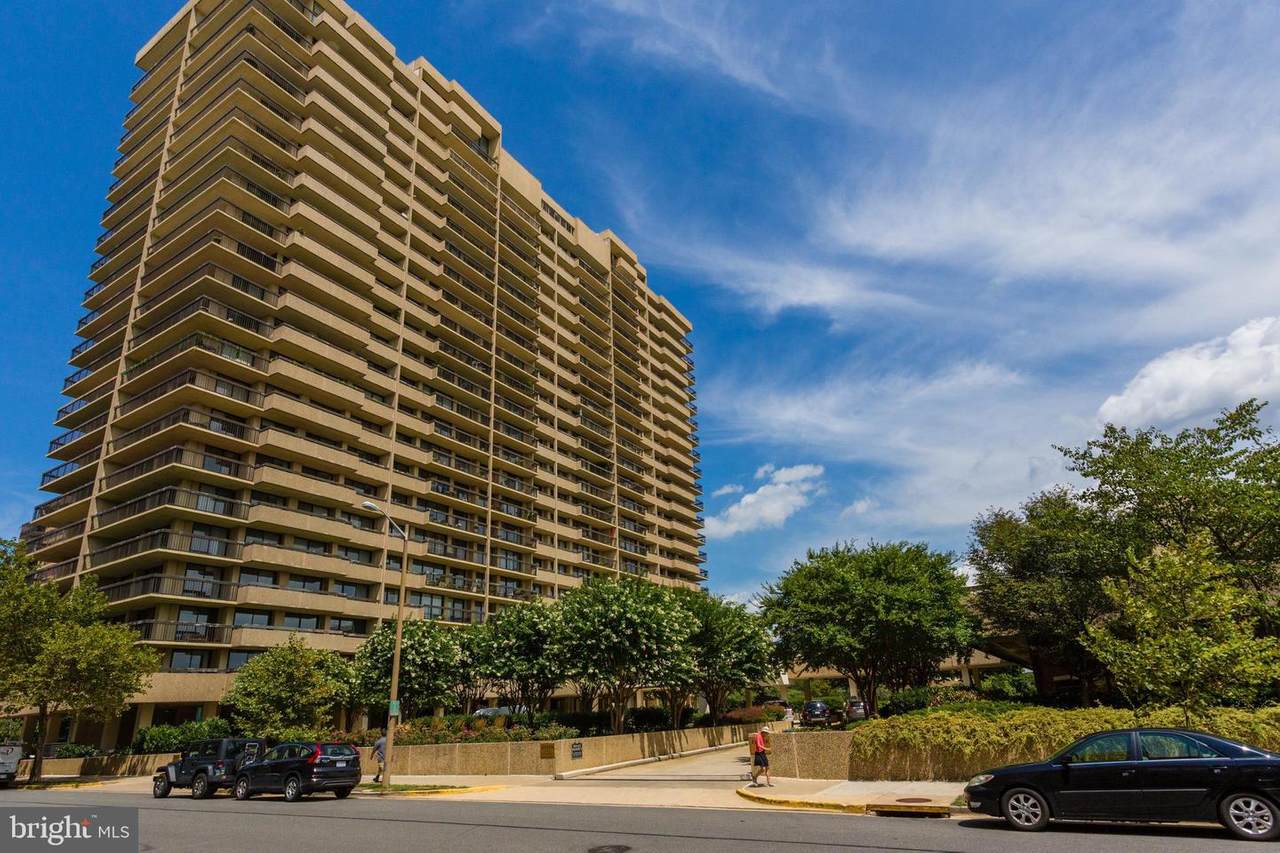 400 Madison Street - Photo 1