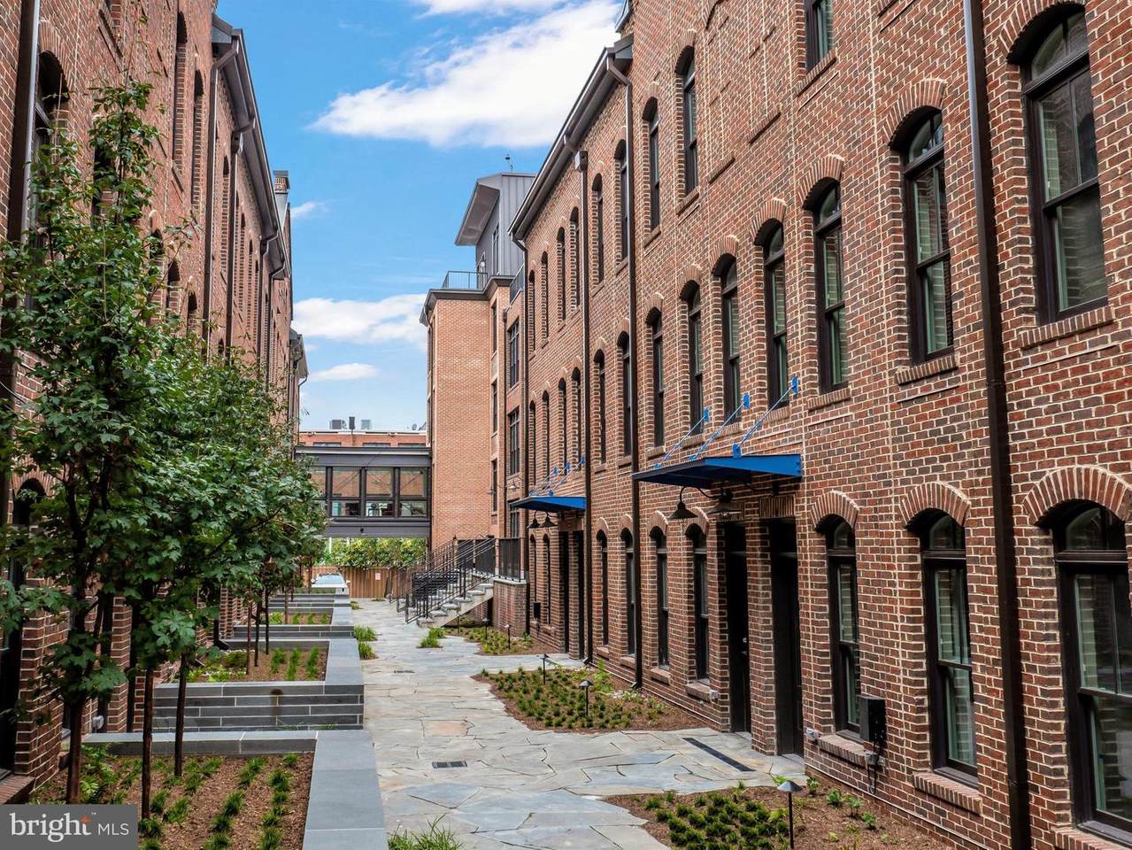 1321 E Street - Photo 1