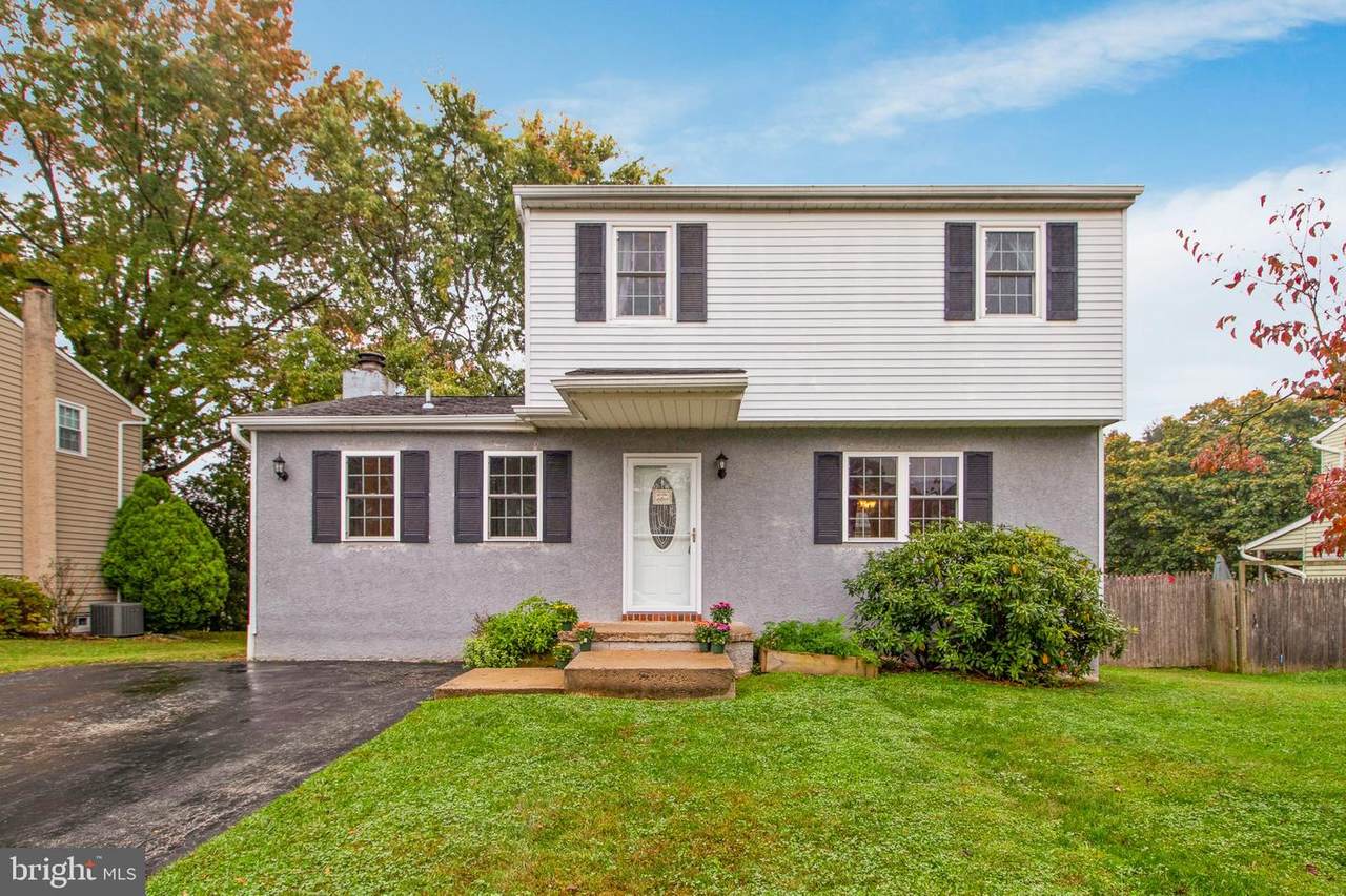 123 Phoenix Drive - Photo 1