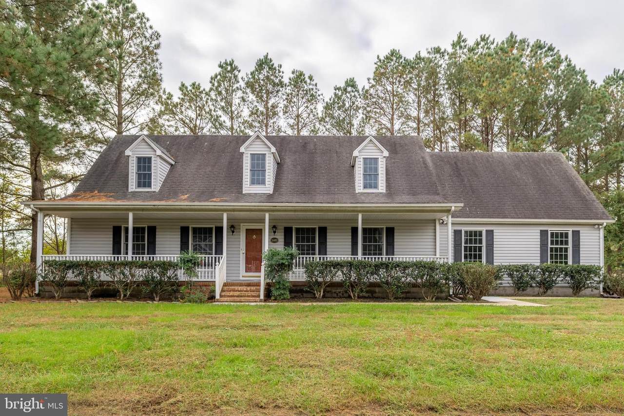 2402 Canterbury Drive - Photo 1