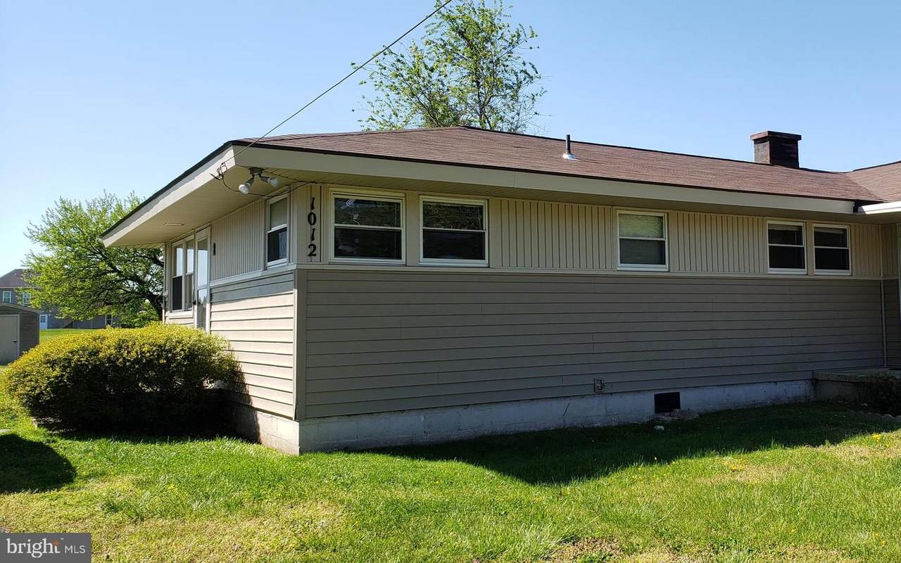 1012 Julian Drive - Photo 1