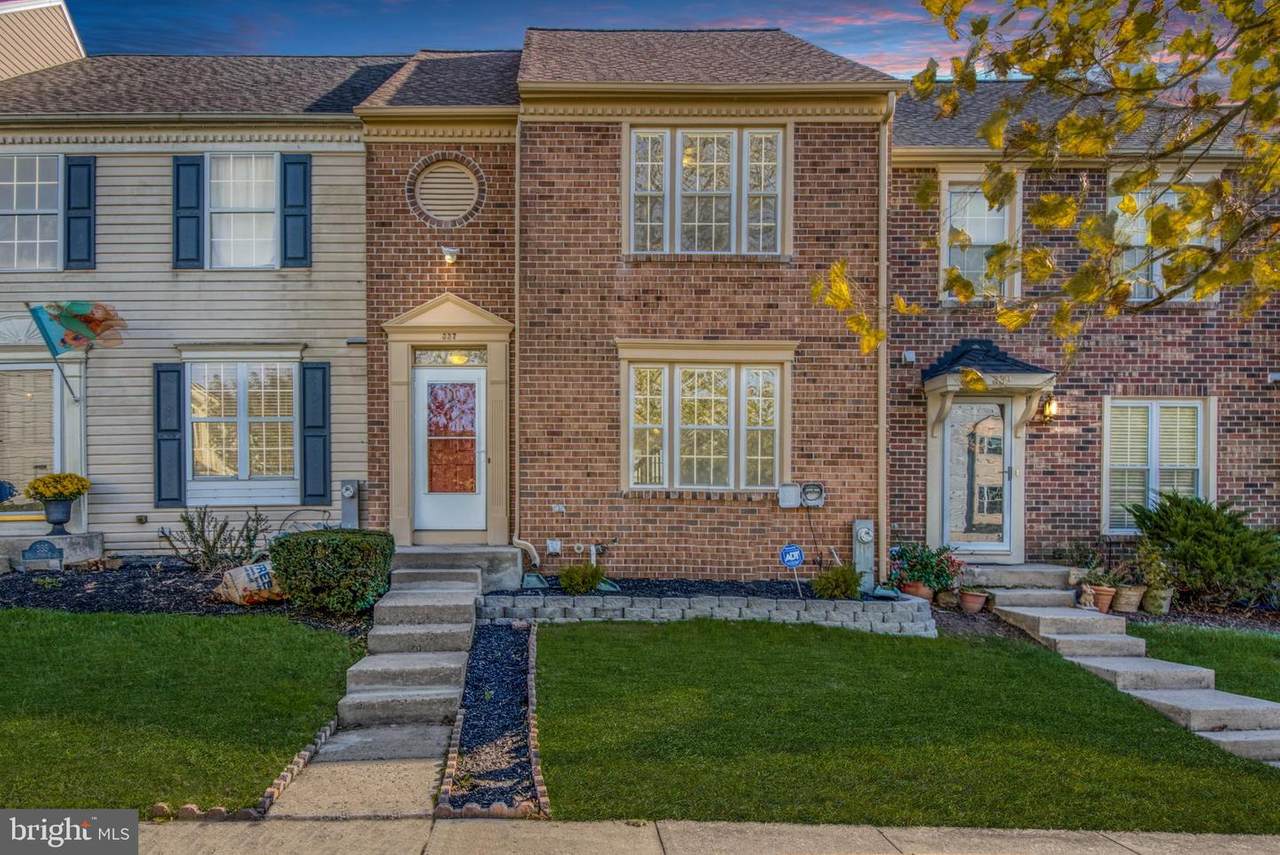 337 Fullerton Place - Photo 1