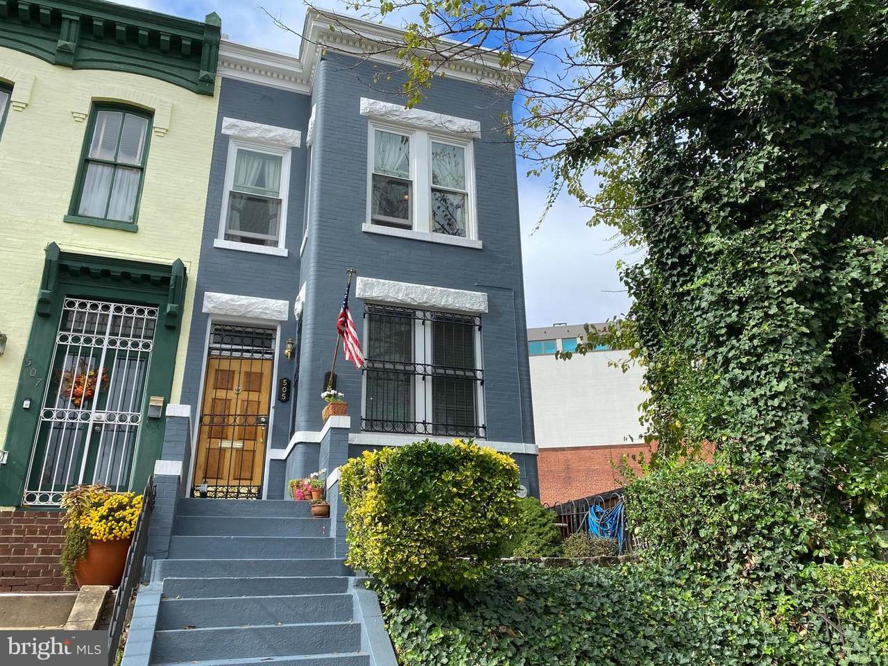 505 12TH Street - Photo 1