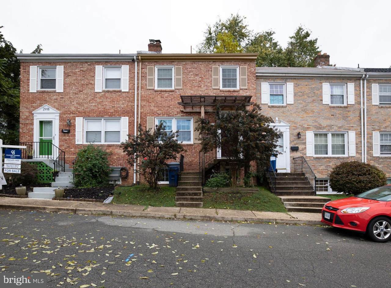 2916 Side Drive - Photo 1