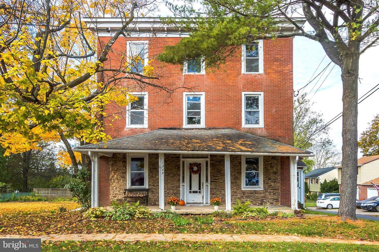 138 Maple Avenue - Photo 1