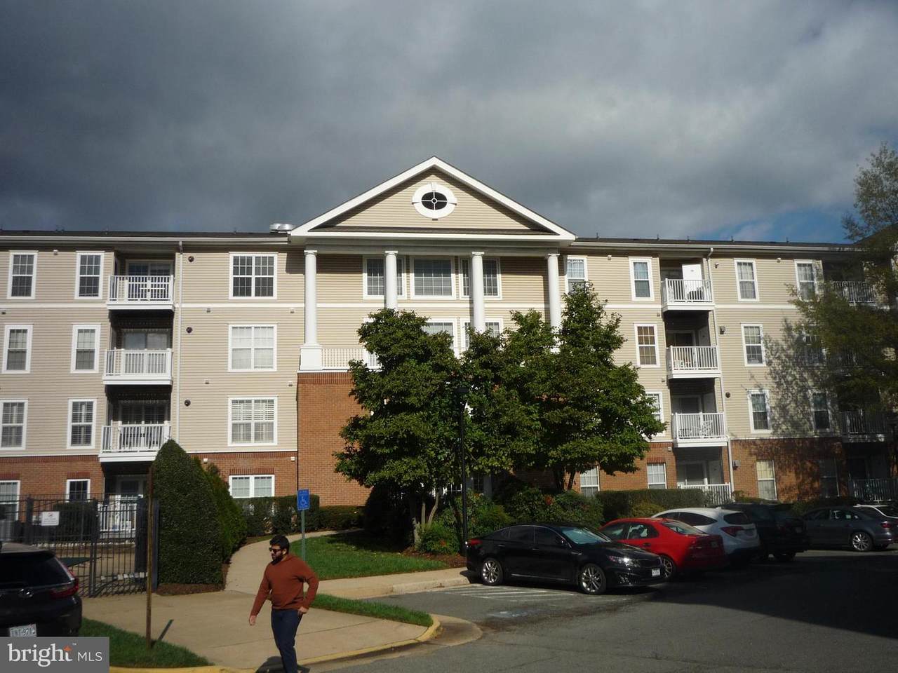 7000 Falls Reach Drive - Photo 1