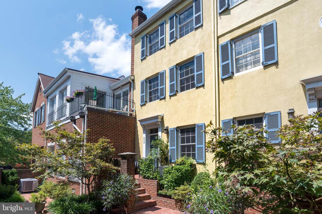 409 Columbus Street - Photo 1