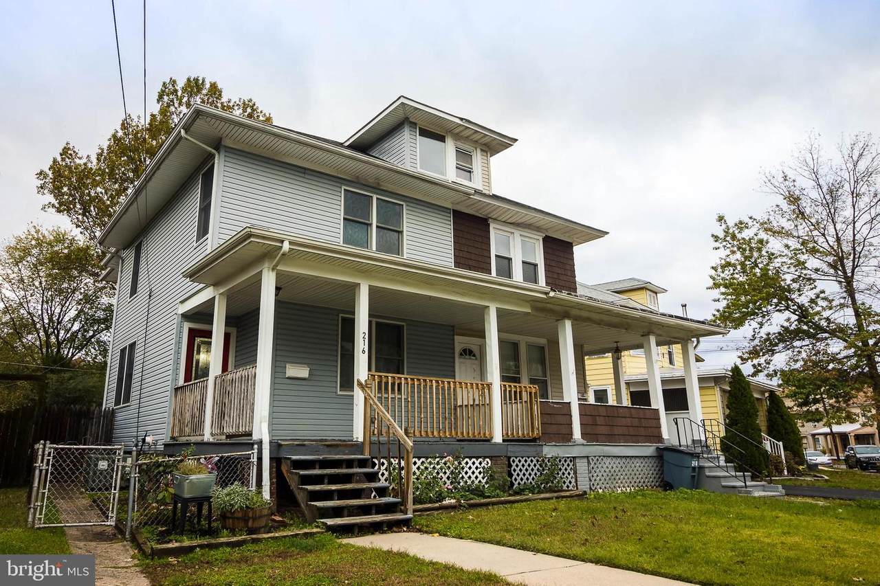 216 Hollywood Drive - Photo 1