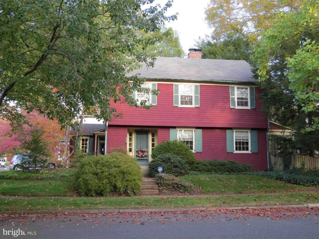204 Crescent Ave - Photo 1
