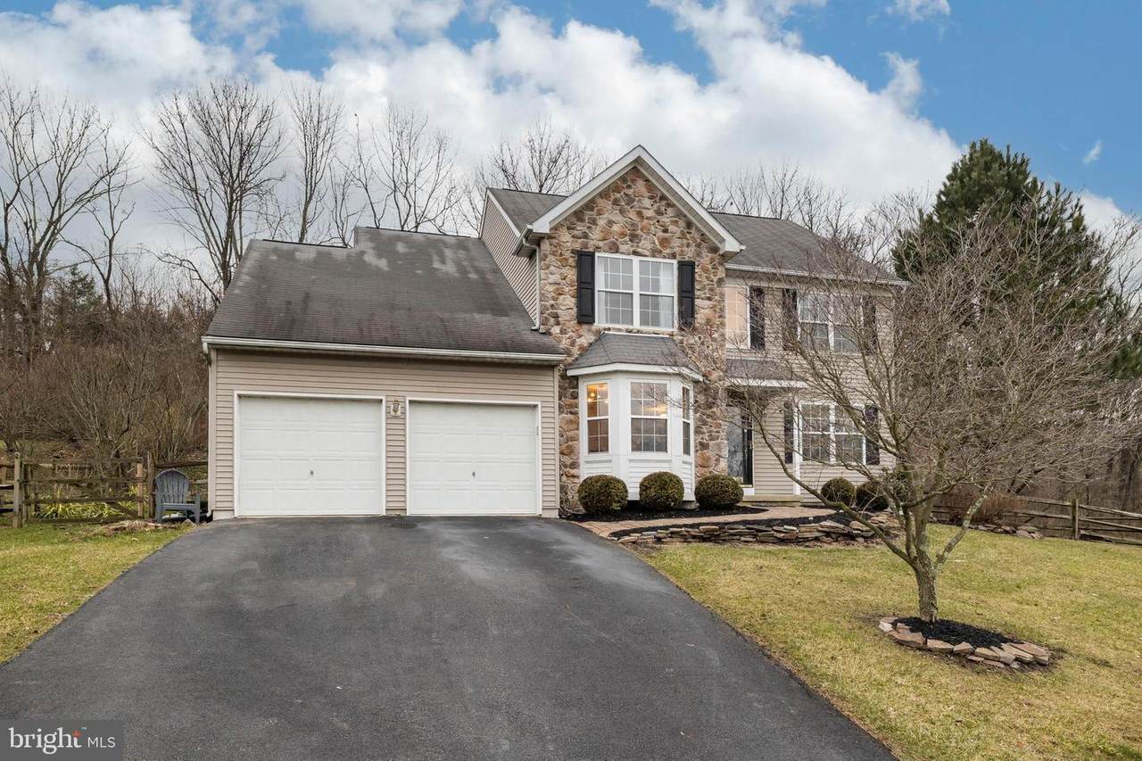 1381 Meadowview Drive - Photo 1