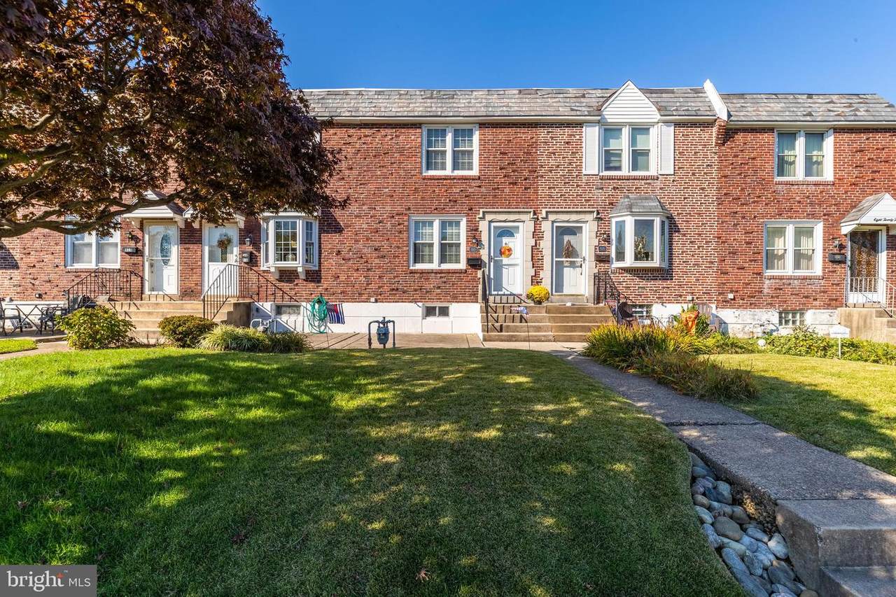 818 Crescent Drive - Photo 1